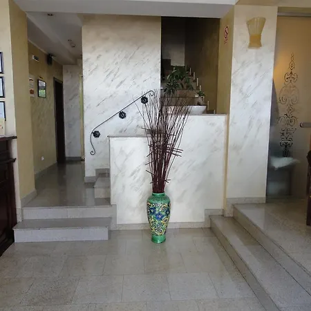 坎泰米尔酒店 3*